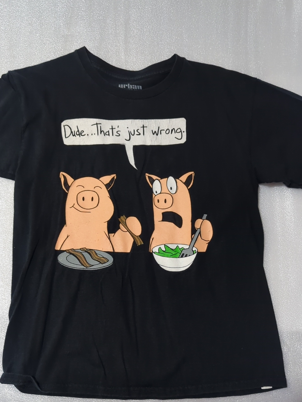 Boy's Urban Outfitters Black Graphic Tee with Pig Cartoon Size Large